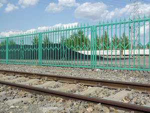 iron gurdrail--highwa/railway fence