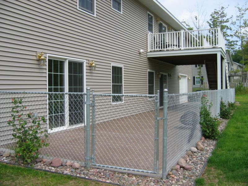 residencial fece--chain link fence