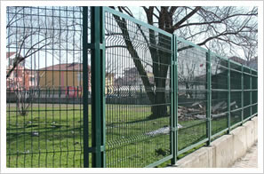 bilateral wire fence