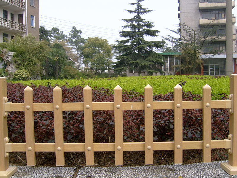 lawn fencing